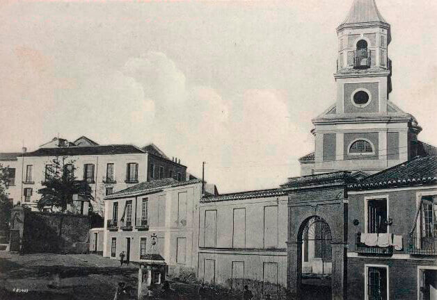 Historia - Parroquia La Santísima Trinidad (Málaga)